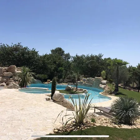 Des Cabres Villa *
