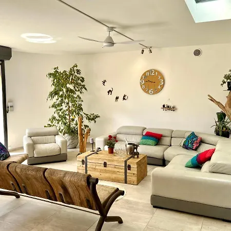 Des Cabres Villa *